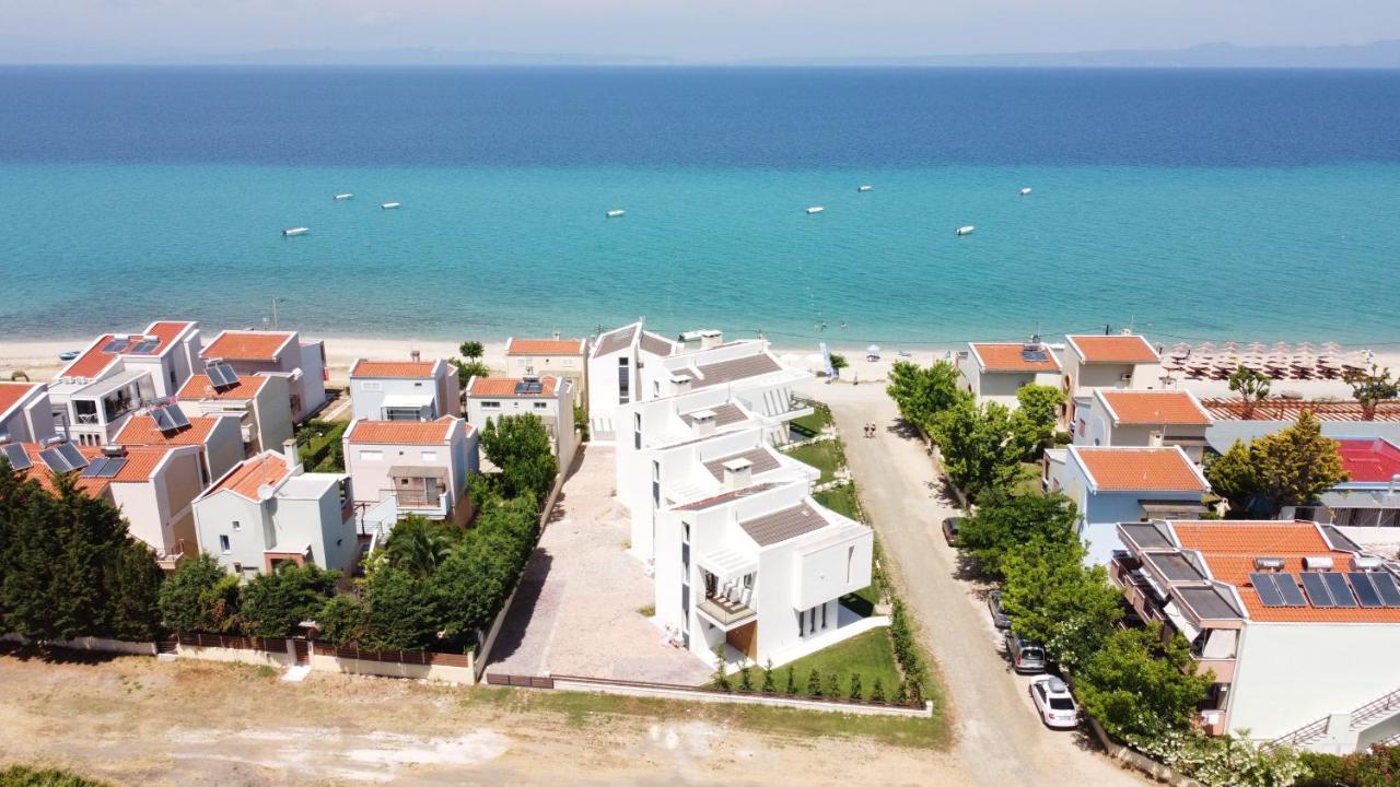 Villa Oleandra By The Sea Polychrono Exterior photo