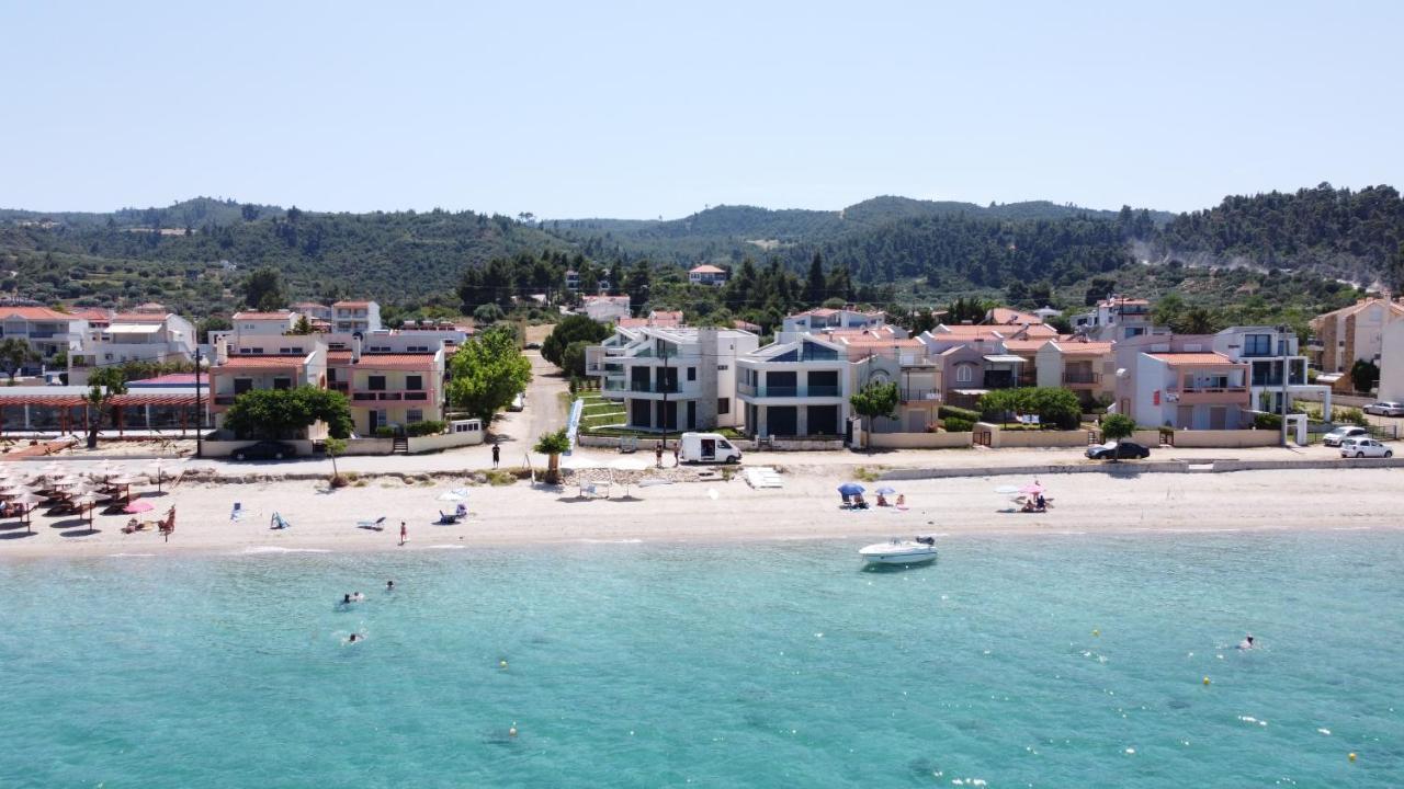 Villa Oleandra By The Sea Polychrono Exterior photo