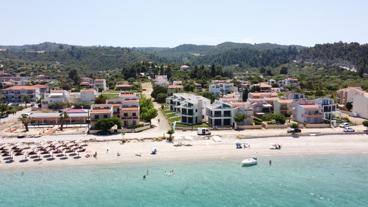 Villa Oleandra By The Sea Polychrono Exterior photo
