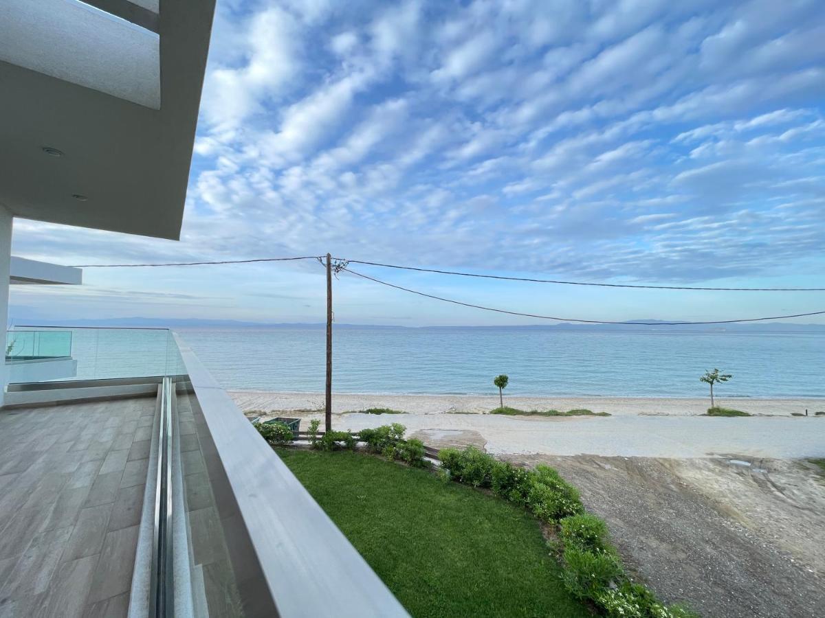 Villa Oleandra By The Sea Polychrono Exterior photo